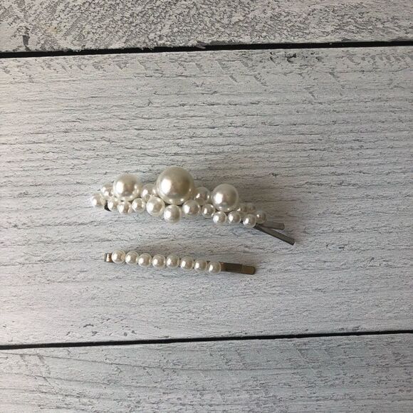 Set of Two Faux Pearl Hair Clips in Silver - Picture 1 of 5
